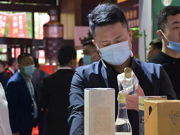 醬香型白酒如何鑒別真酒假酒，假酒鑒別5大妙招